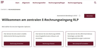 Startseite des Zentralen E-Rechnungseingangs RLP nach dem Login. Willkommen am zentralen E-Rechnungseingang RLP. Bitte wählen Sie eine der folgenden Optionen: 1. Hier können Sie eine extern erstellte elektronische Rechnung einreichen. 2. Hier können Sie eine Rechnung mithilfe eines Eingabeformulars erfassen und einreichen. 3. Hier können Sie Ihre ZRE-Email-Adresse hinterlegen und den ZRE­Nutzungsbestimmungen zustimmen.